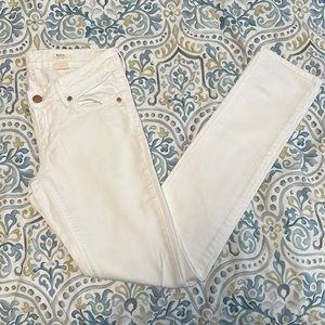 Low waist slim leg jeans